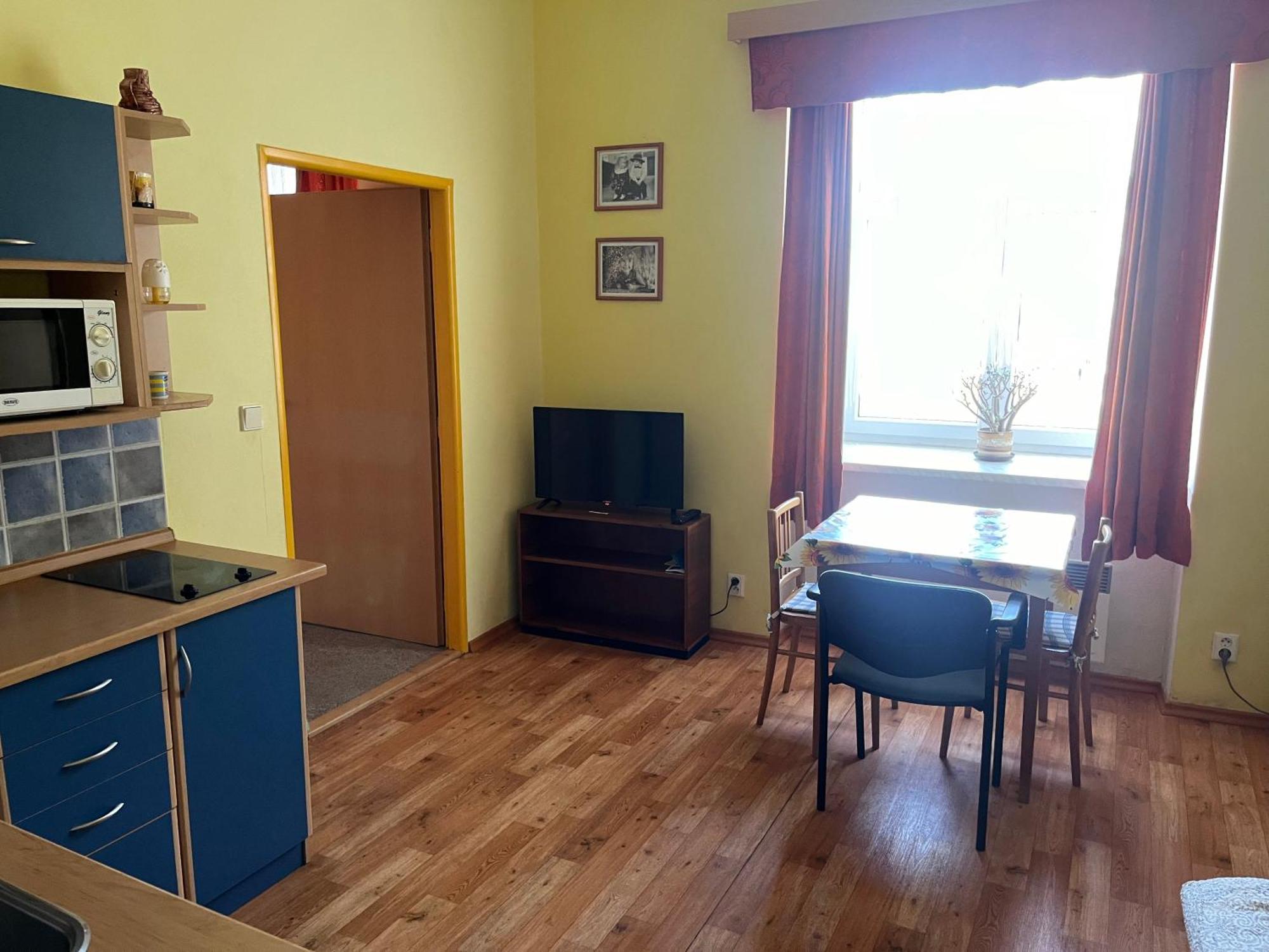 Apartmanovy Dum Obecna Skola Svetlik Extérieur photo